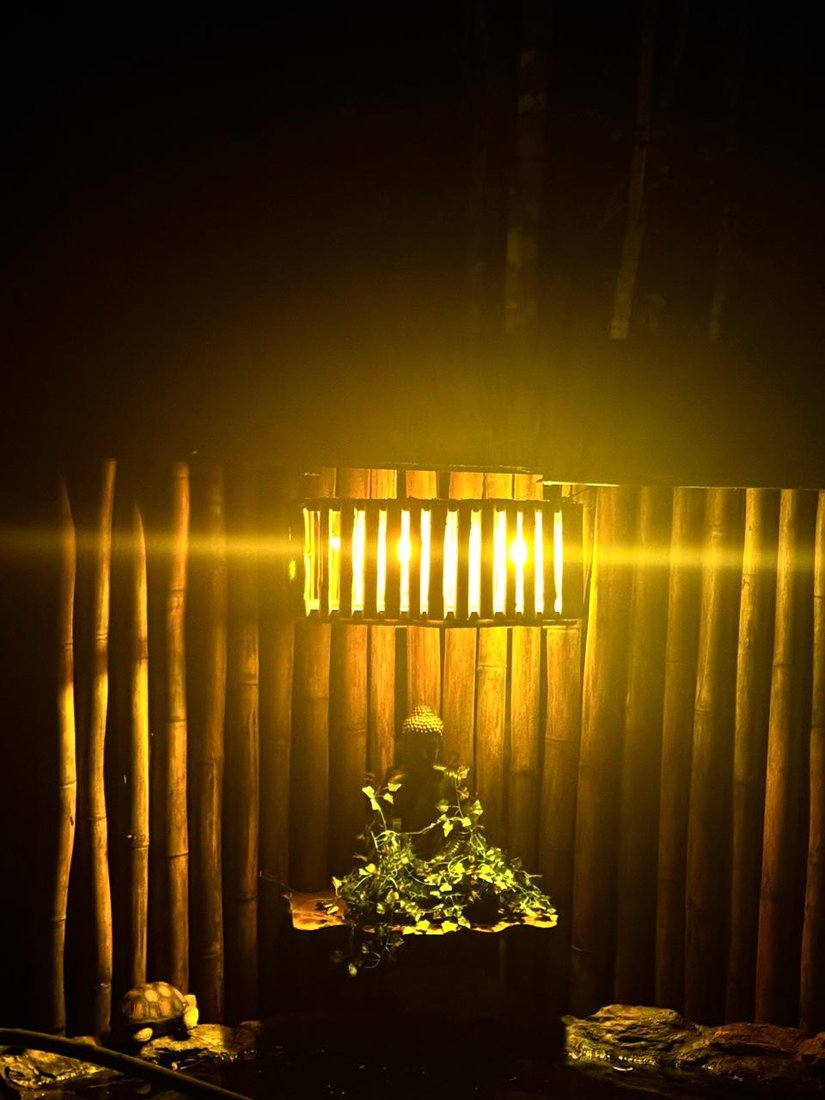 Buda no Oratório de bambu